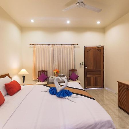 Smile House Karon Hotel Buitenkant foto