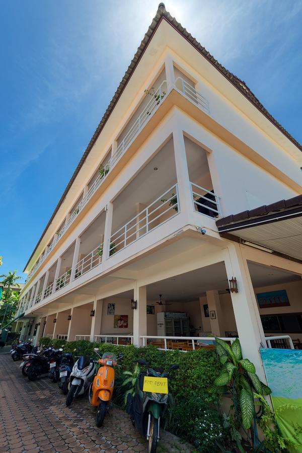 Smile House Karon Hotel Buitenkant foto