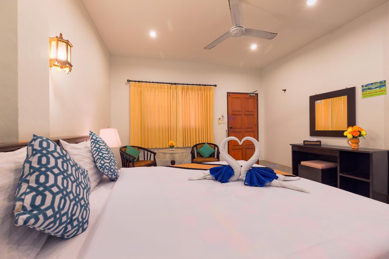 Smile House Karon Hotel Buitenkant foto