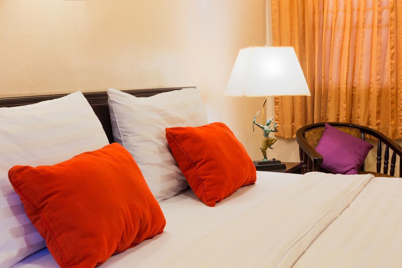 Smile House Karon Hotel Buitenkant foto