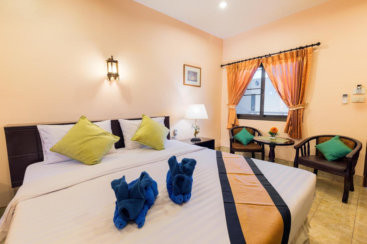 Smile House Karon Hotel Buitenkant foto