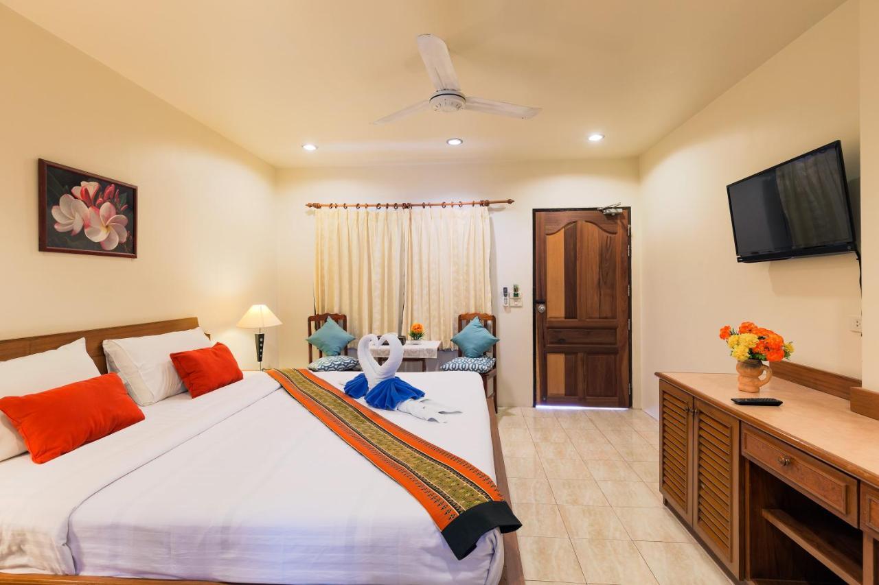 Smile House Karon Hotel Buitenkant foto