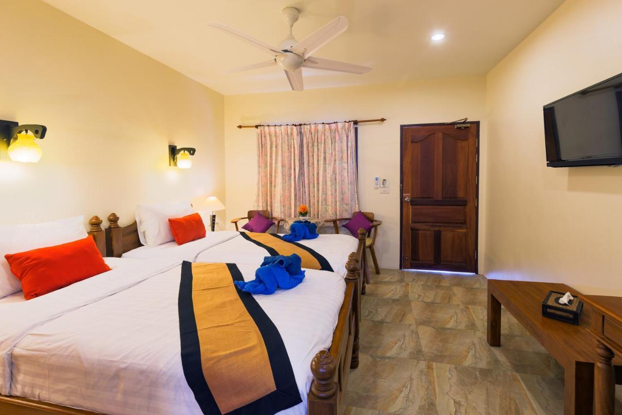 Smile House Karon Hotel Buitenkant foto